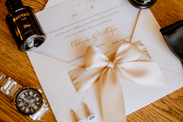 romantic-chic-summer-wedding-crete-white-pink-roses_06x