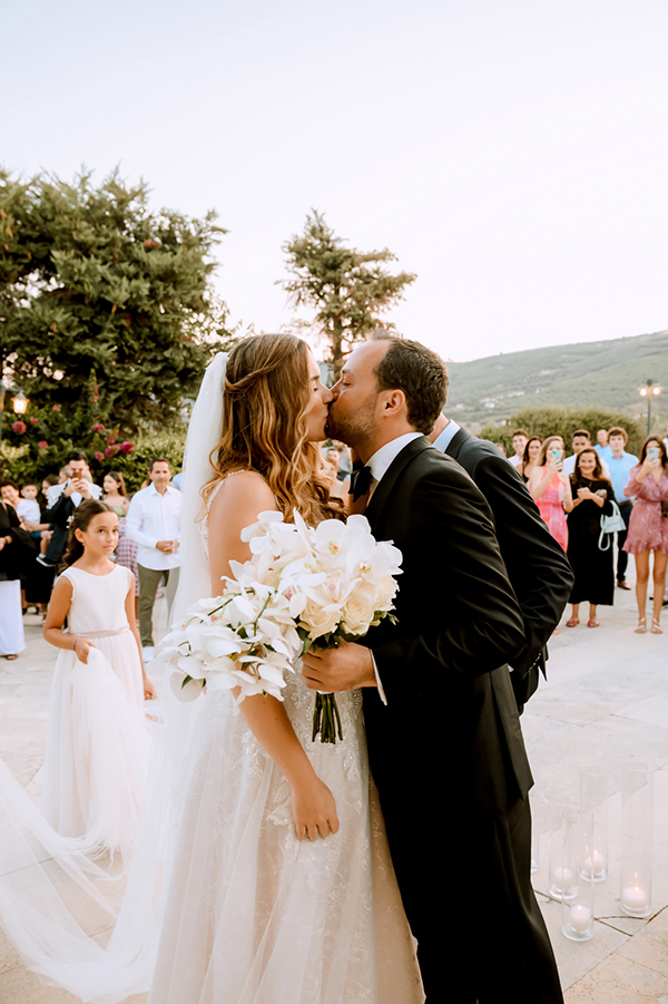 romantic-chic-summer-wedding-crete-white-pink-roses_13x
