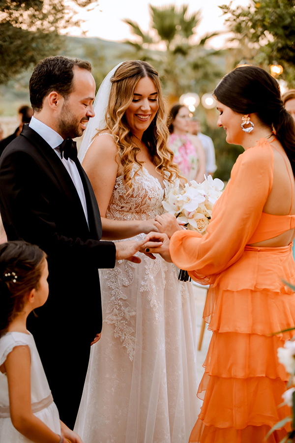 romantic-chic-summer-wedding-crete-white-pink-roses_14