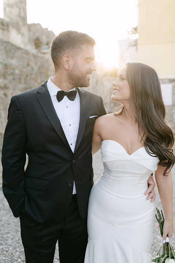 beautiful-summer-wedding-patras-yellow-flowers_02x