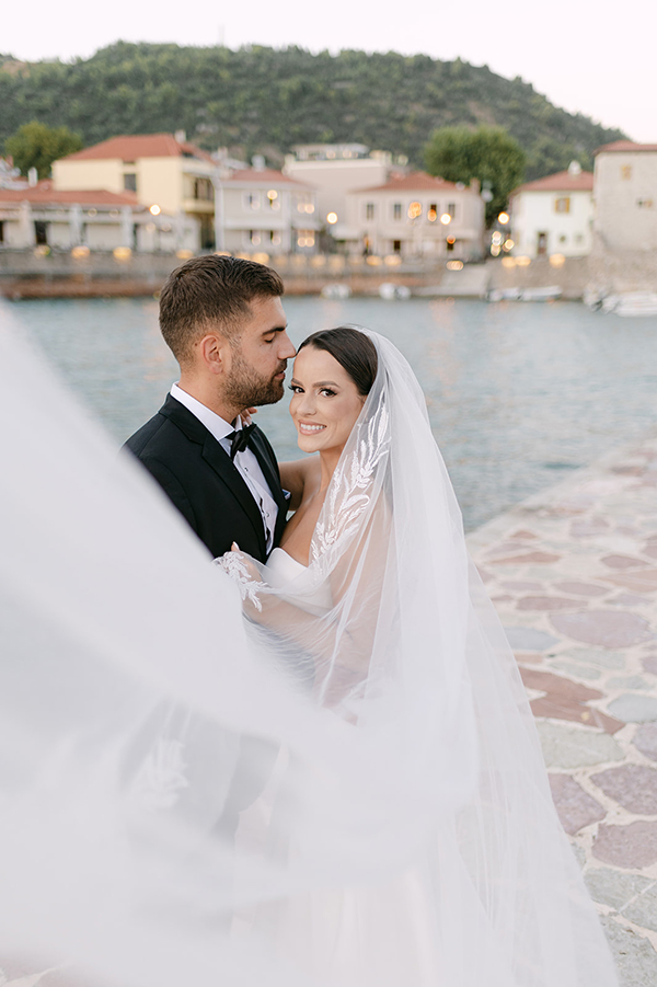 beautiful-summer-wedding-patras-yellow-flowers_07x