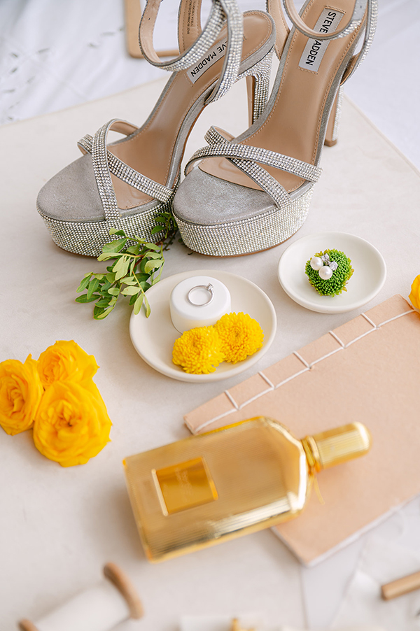 beautiful-summer-wedding-patras-yellow-flowers_08