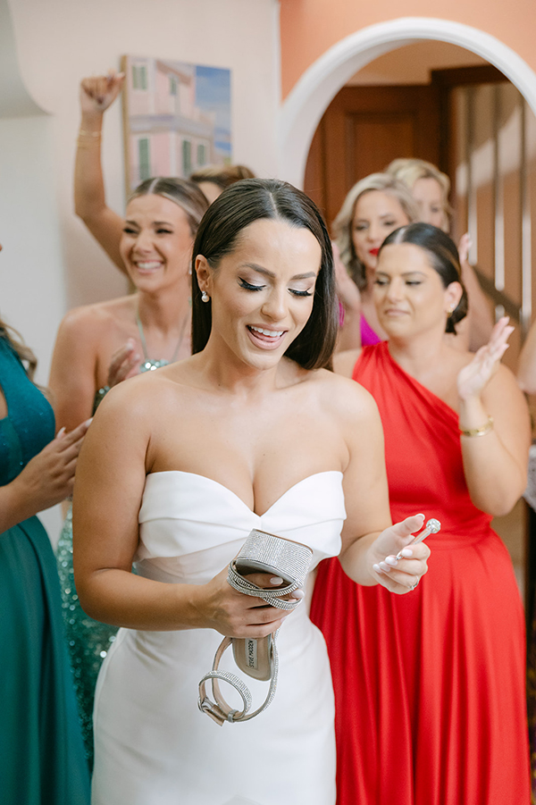 beautiful-summer-wedding-patras-yellow-flowers_09x