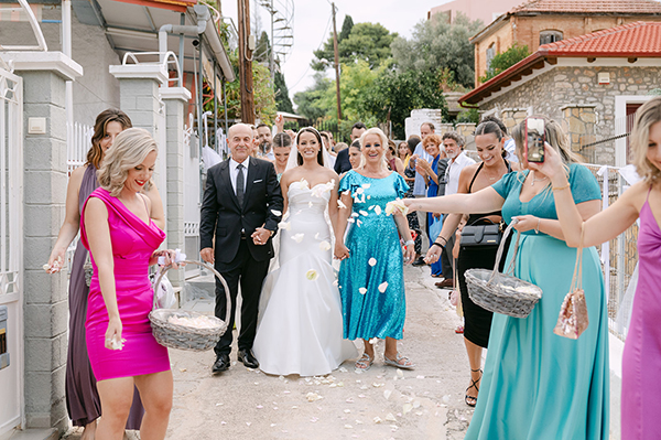 beautiful-summer-wedding-patras-yellow-flowers_10w