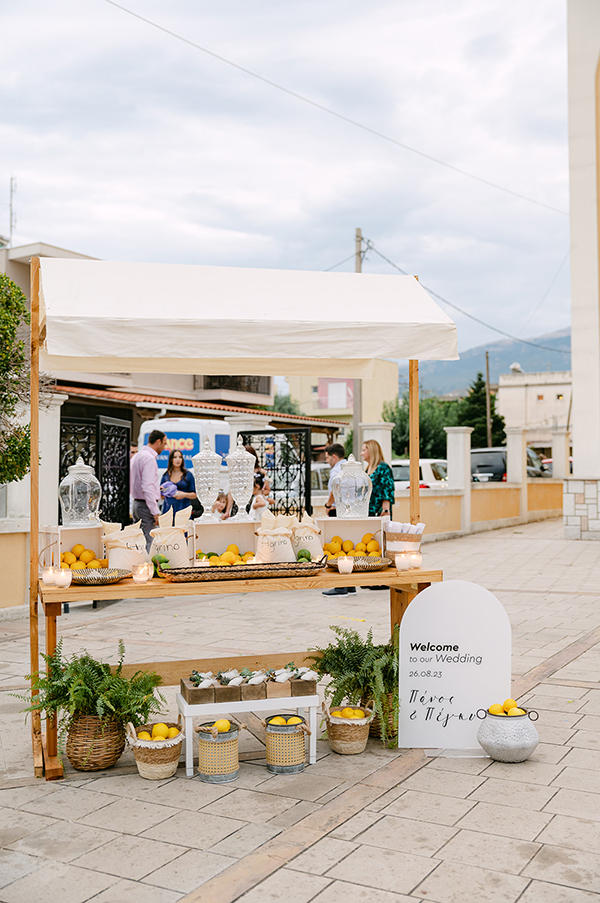 beautiful-summer-wedding-patras-yellow-flowers_15
