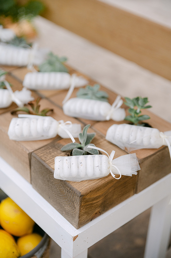 beautiful-summer-wedding-patras-yellow-flowers_16