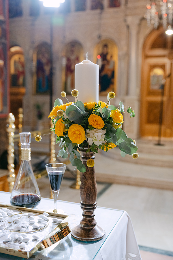 beautiful-summer-wedding-patras-yellow-flowers_20z