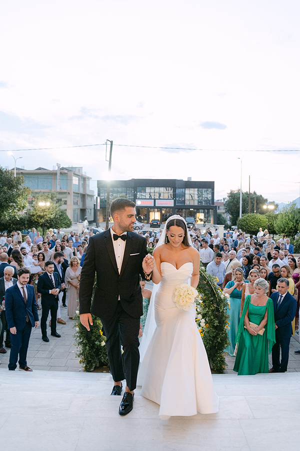 beautiful-summer-wedding-patras-yellow-flowers_23