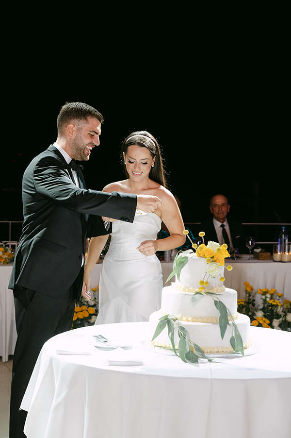 beautiful-summer-wedding-patras-yellow-flowers_37w