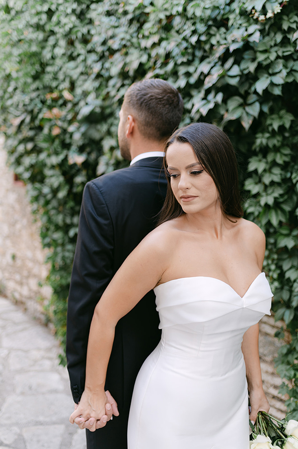 beautiful-summer-wedding-patras-yellow-flowers_42
