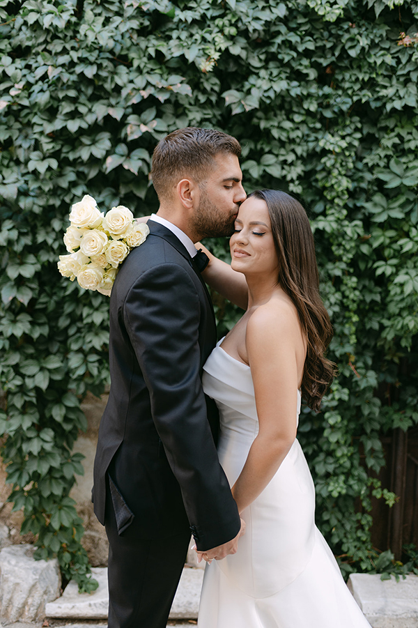 beautiful-summer-wedding-patras-yellow-flowers_44