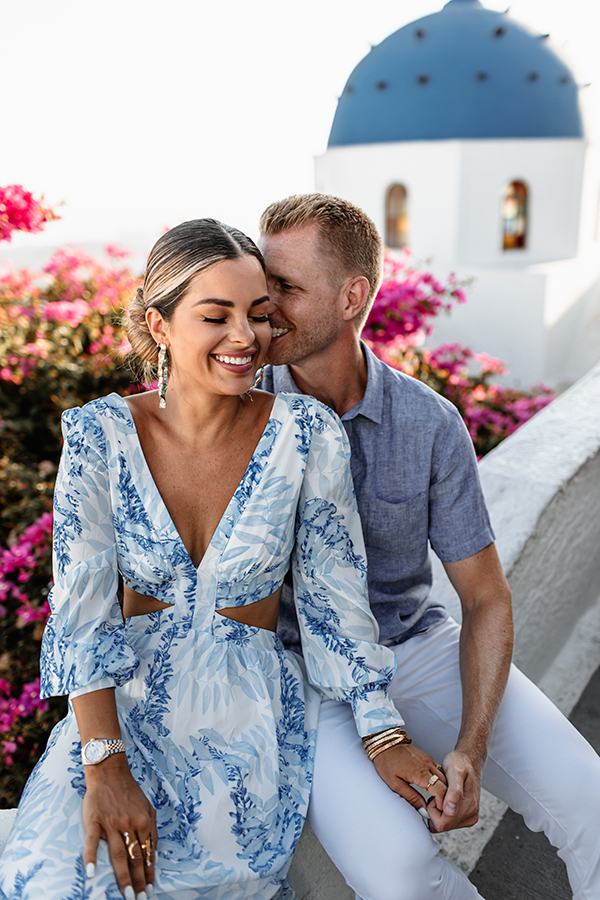 romantic-couple-photoshoot-santorini_02