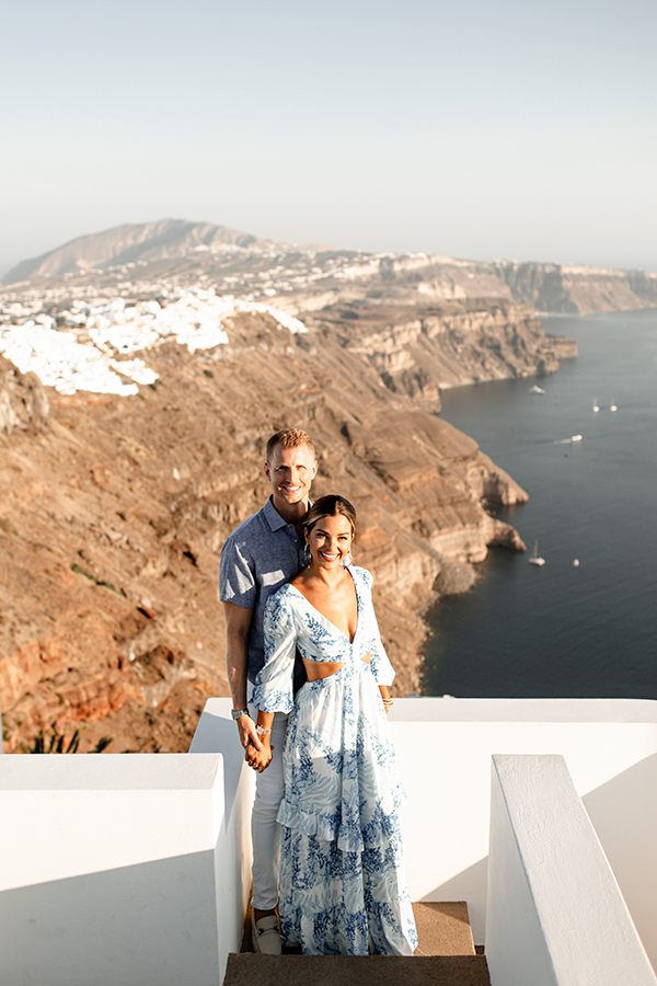 romantic-couple-photoshoot-santorini_06