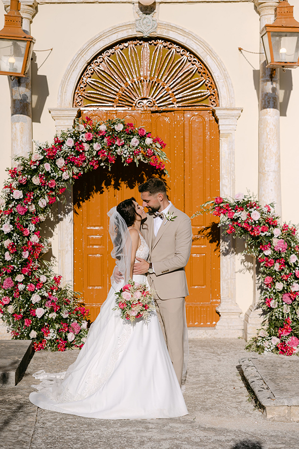 summer-wedding-kefalonia-pops-of-pink_02