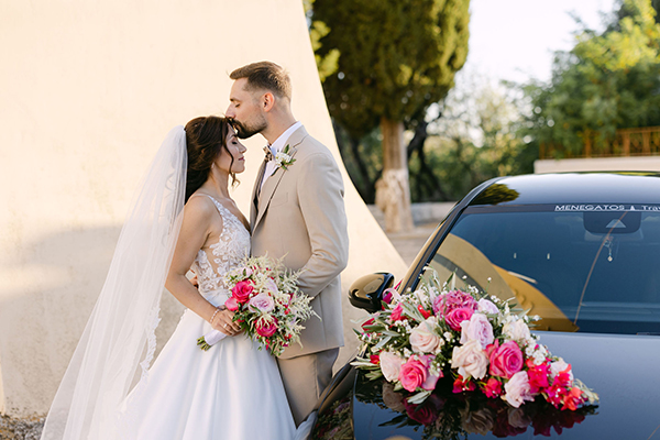 summer-wedding-kefalonia-pops-of-pink_02x