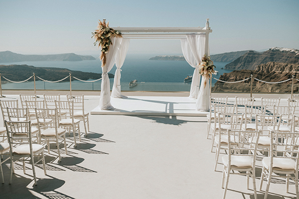 summer-wedding-santorini-delicate-hues_13