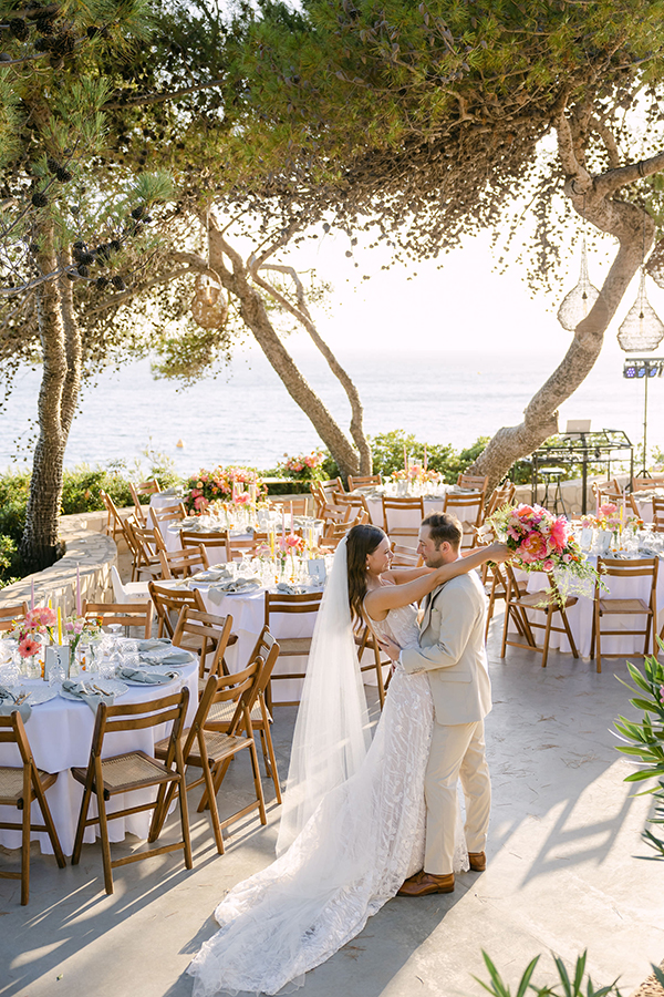 fresco-summer-wedding-kefalonia-colorful-flowers_22