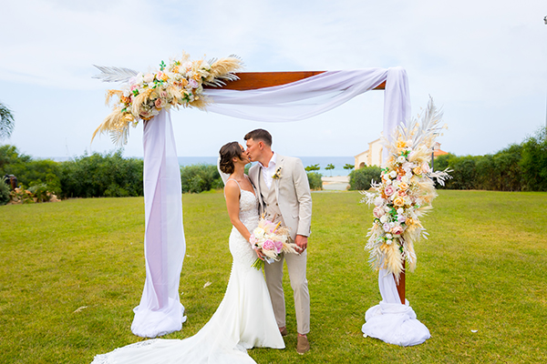Lovely summer wedding in Cyprus with pale toned florals | Beth & Sam Lovely summer wedding in Cyprus with pale toned florals | Beth & Sam