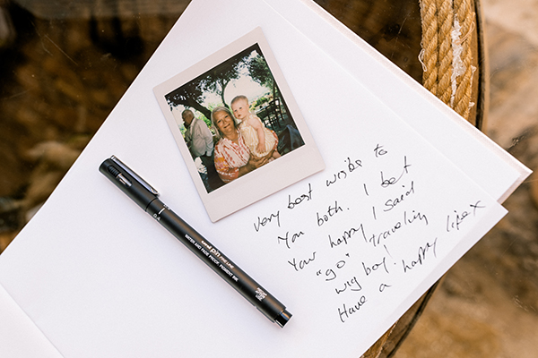 romantic-destination-summer-wedding-crete-white-florals_14