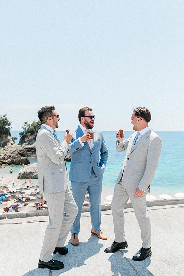 summer-destination-wedding-parga-white-flowers_08