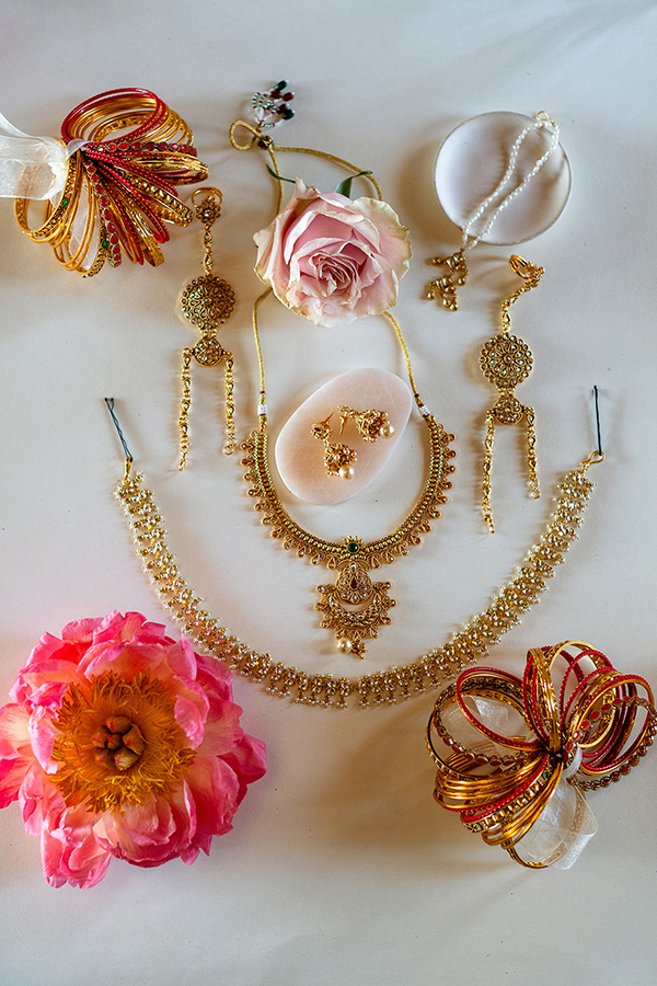 vibrant-indian-wedding-modern-vow-exchange-athens_03