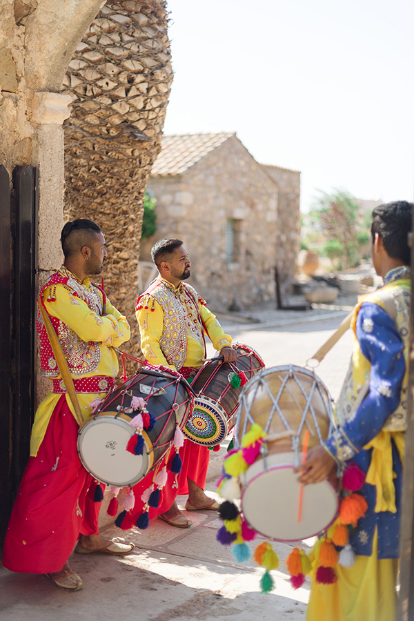 vibrant-indian-wedding-modern-vow-exchange-athens_15