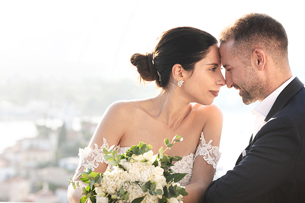 beautiful-classic-white-lush-green-wedding_03