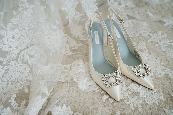 beautiful-classic-white-lush-green-wedding_06