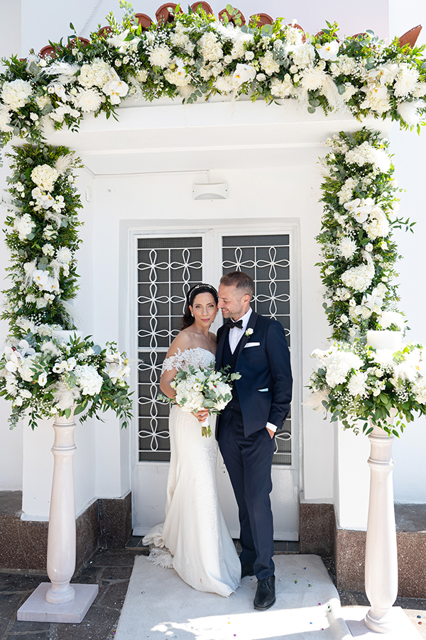 beautiful-classic-white-lush-green-wedding_17