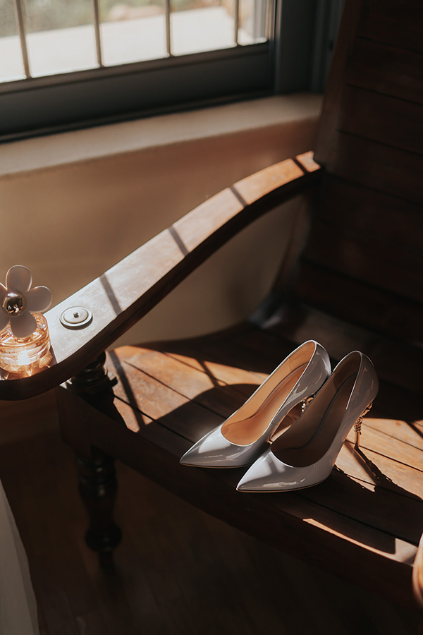 fairytale-destination-wedding-pylos-dusty-blue-florals_08