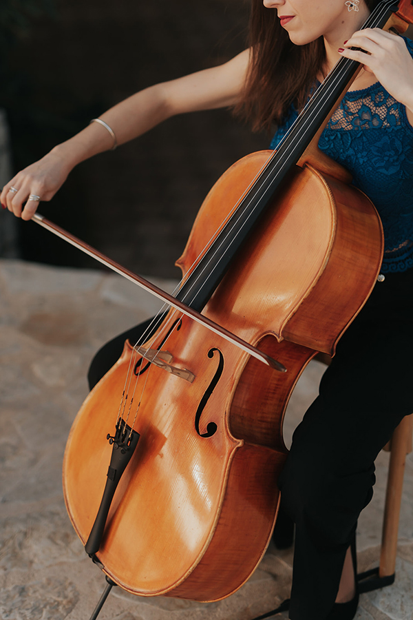 fairytale-destination-wedding-pylos-dusty-blue-florals_16