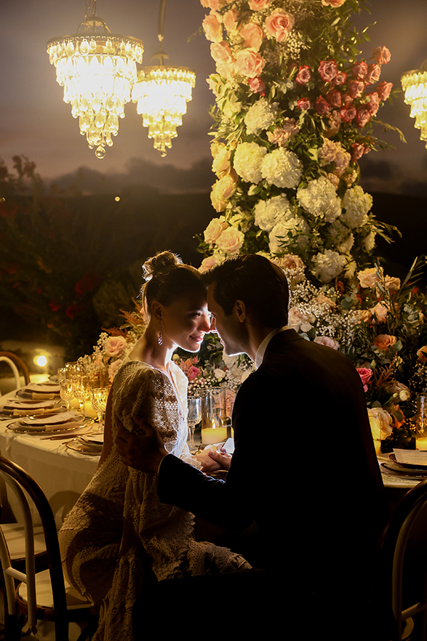 gorgeous-styled-shoot-santorini-lush-florals_30