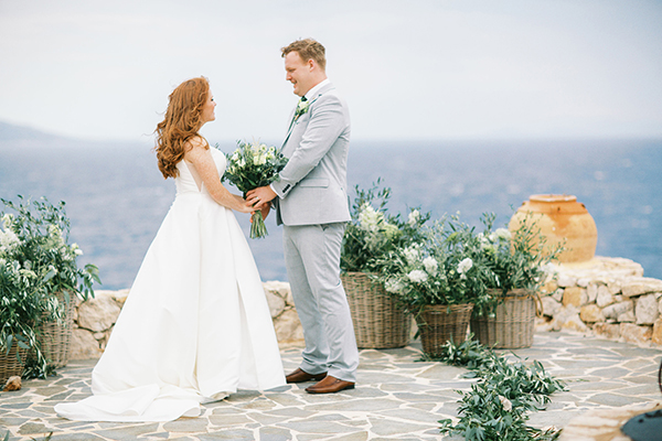intimate-destination-wedding-zakynthos-white-flowers_11