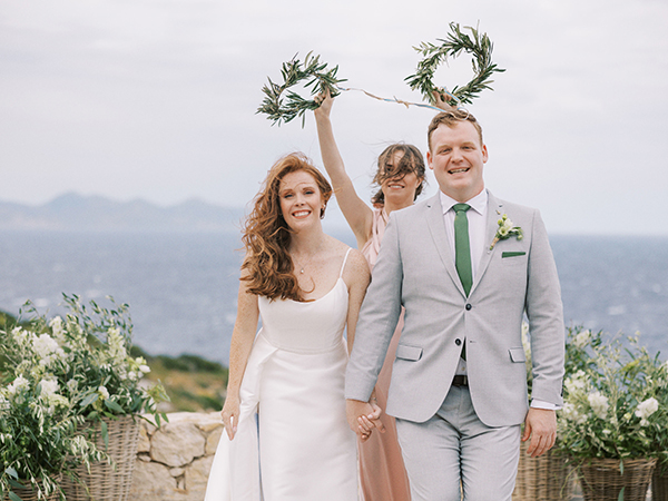 intimate-destination-wedding-zakynthos-white-flowers_12
