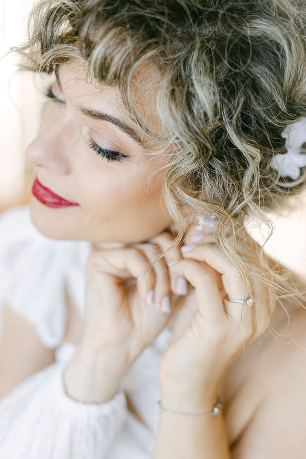 dreamy-blue-and-white-wedding-winery-greece_07