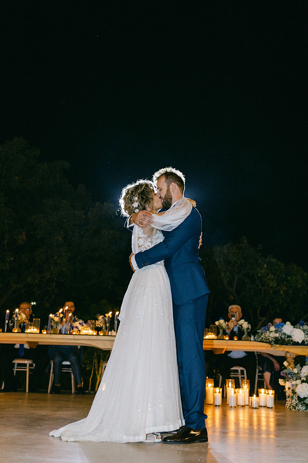 dreamy-blue-and-white-wedding-winery-greece_30