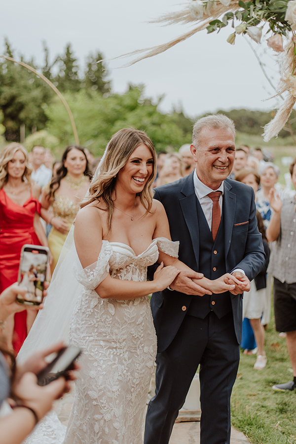 boho-wedding-romantic-details-pale-peach-florals_17