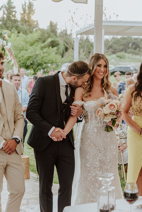 boho-wedding-romantic-details-pale-peach-florals_26