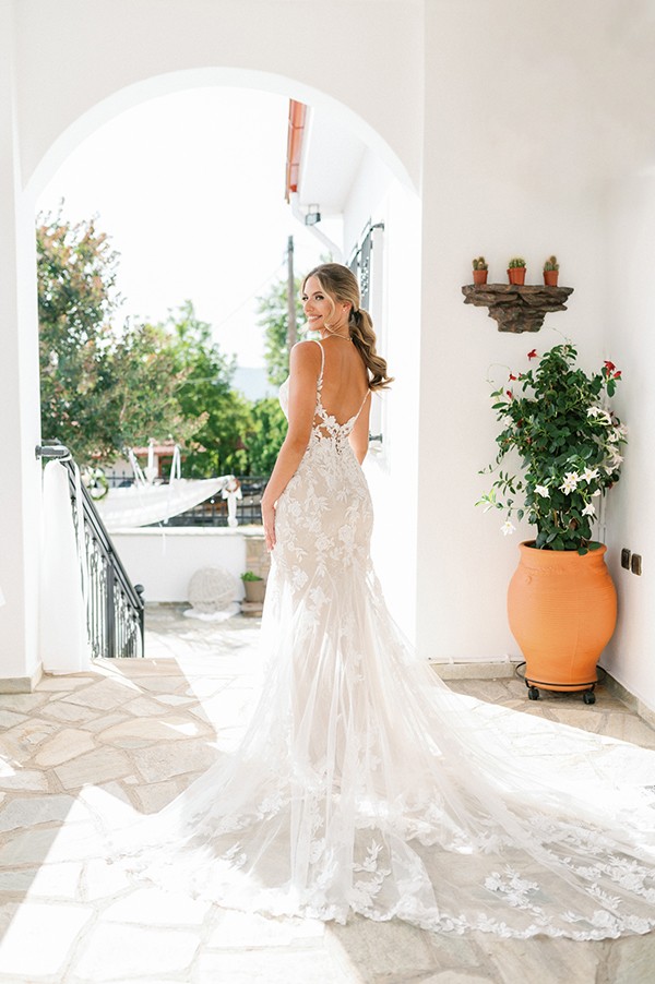 chic-wedding-white-florals-velventos-greece_07