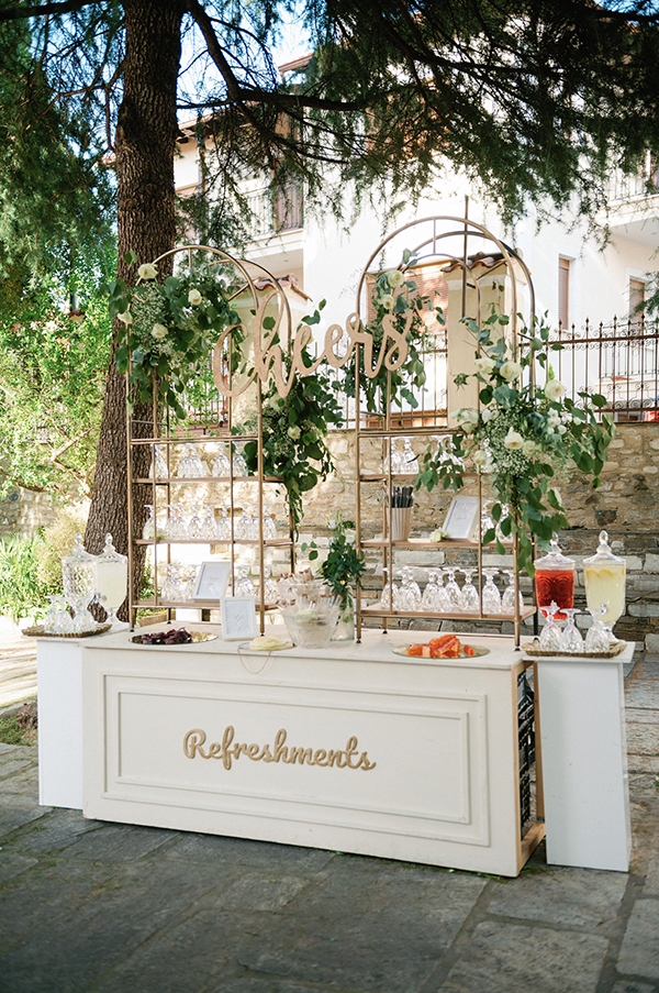 chic-wedding-white-florals-velventos-greece_10