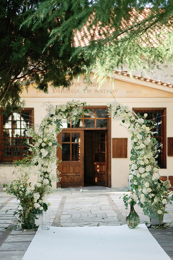 chic-wedding-white-florals-velventos-greece_11