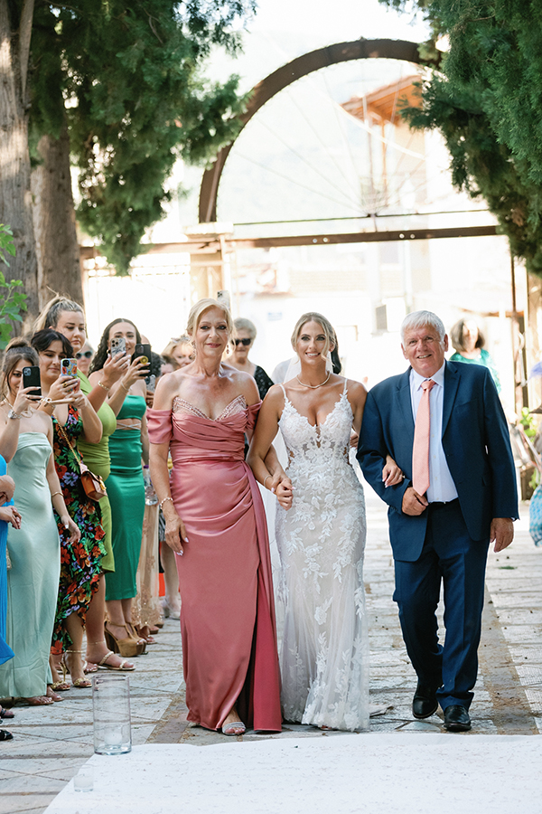 chic-wedding-white-florals-velventos-greece_15