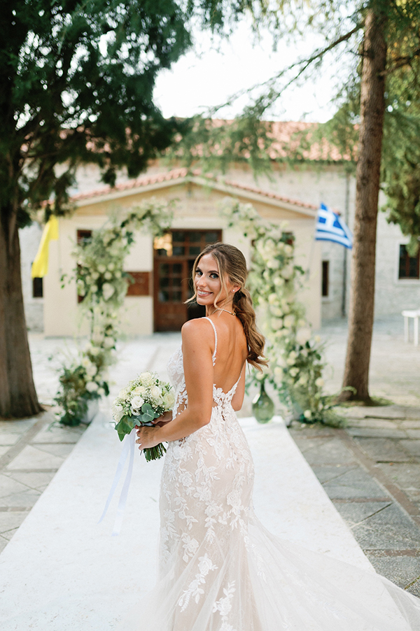 chic-wedding-white-florals-velventos-greece_21