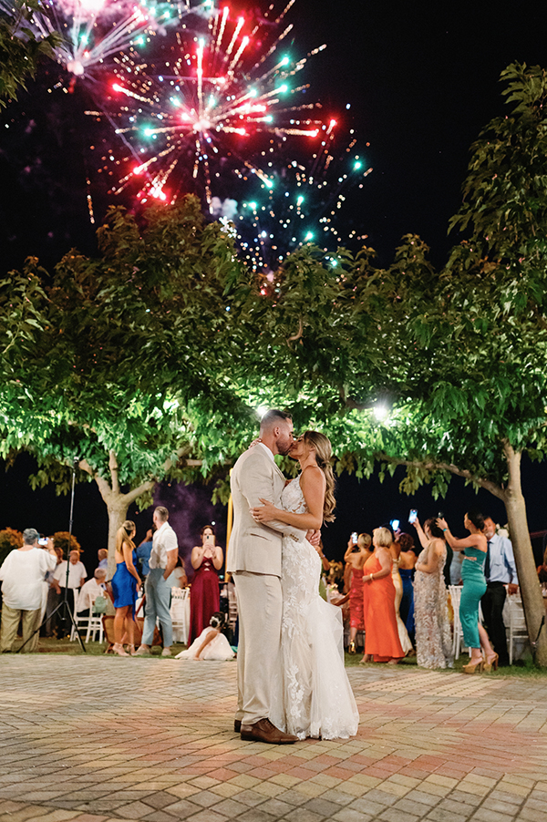 chic-wedding-white-florals-velventos-greece_33