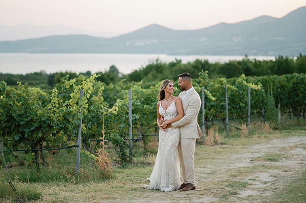 chic-wedding-white-florals-velventos-greece_38