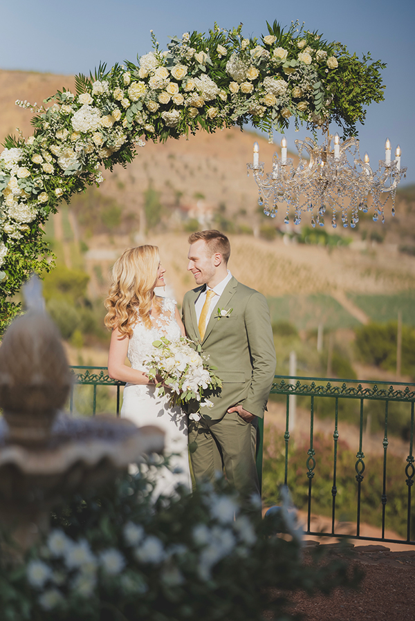 elegant-wedding-hatzi-mansion-impressive-florals_02