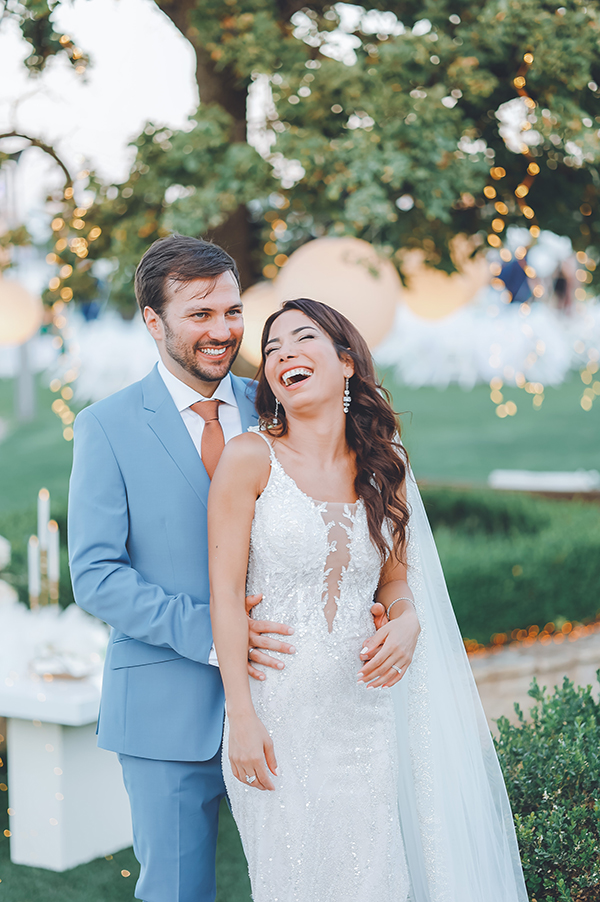 romantic-destination-wedding-gorgeous-florals_01