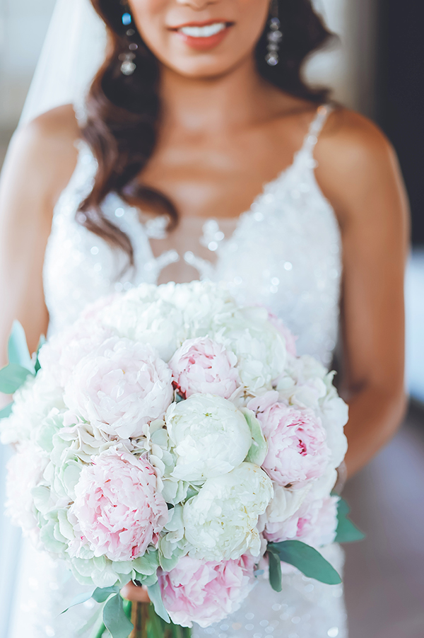 romantic-destination-wedding-gorgeous-florals_07
