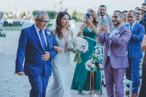 romantic-destination-wedding-gorgeous-florals_15