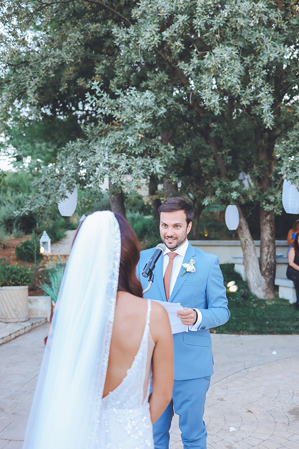 romantic-destination-wedding-gorgeous-florals_17